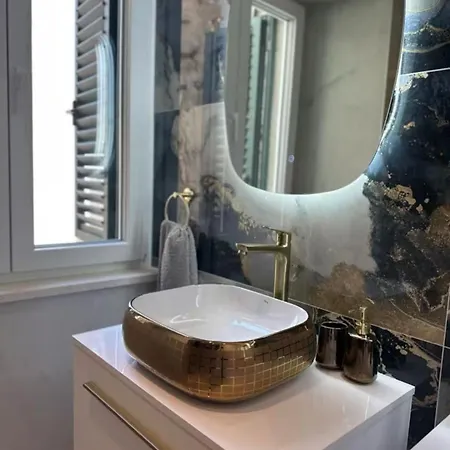 Madonna Luxury 3* Split