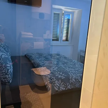 Madonna Luxury Спліт