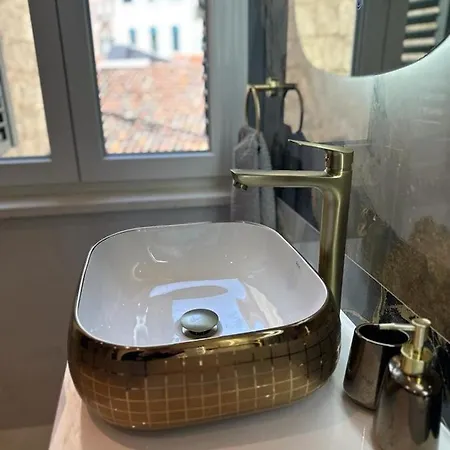 Гостьовий будинок Madonna Luxury